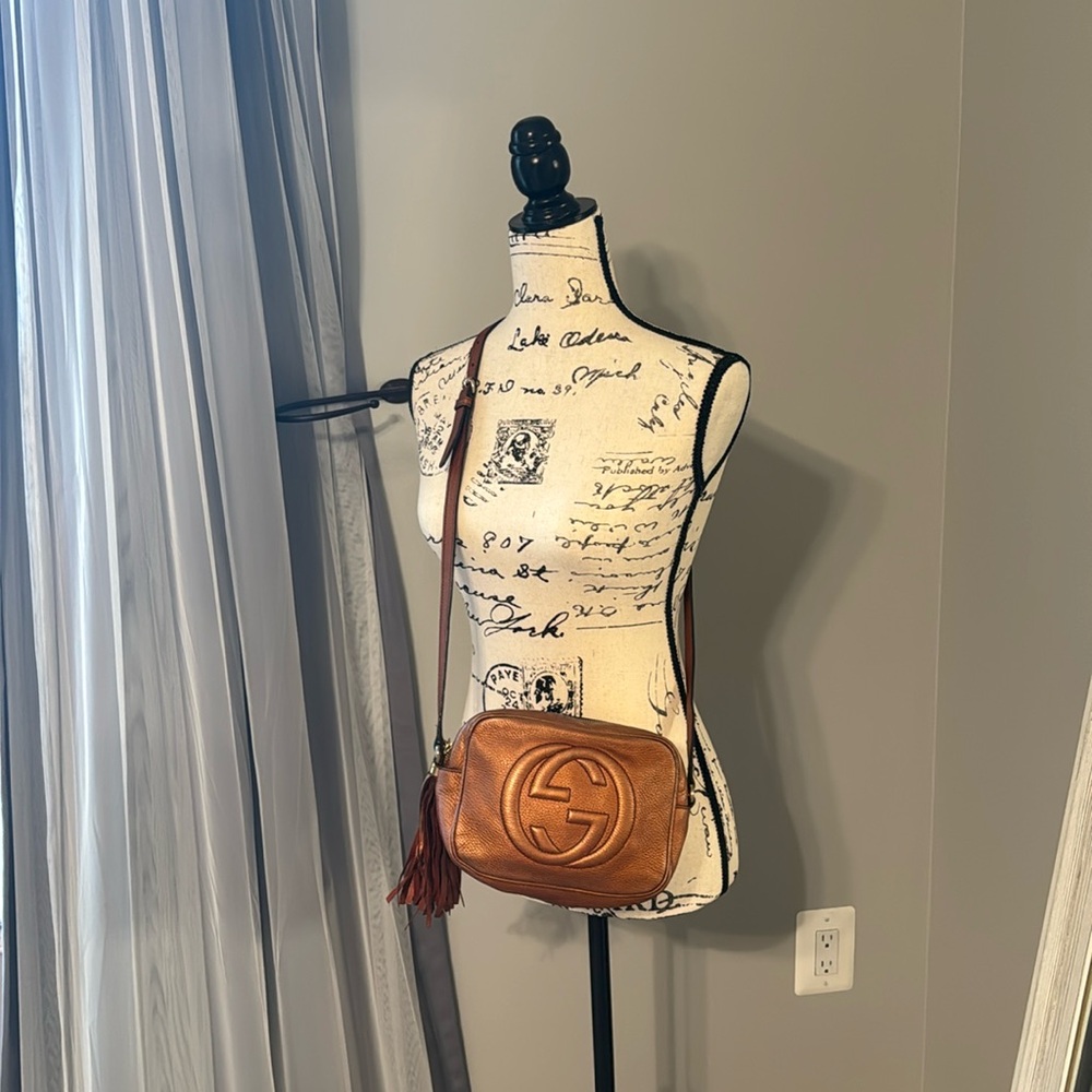 Authentic Gucci Soho Leather Crossbody